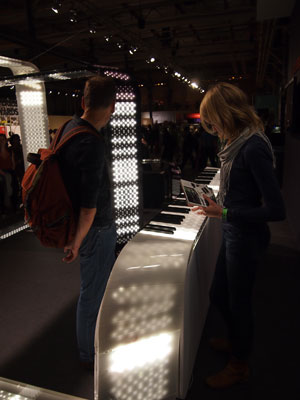 QisDesign 運用LED科技的高度互動性 將無形的音樂旋律幻化為光之交響曲
