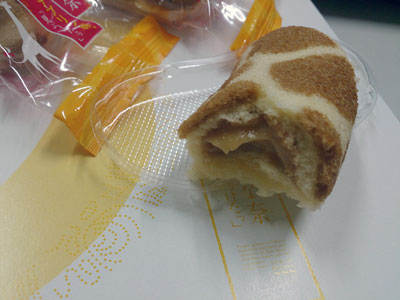 東京Banana的長頸鹿版,味道較印象中的原版還不甜膩 東京Banana的長頸鹿版,味道較印象中的原版還不甜膩
