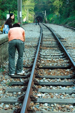 懷舊正夯▲舊山線鐵路可望明年復駛,西部鐵路最高點勝興火車站將有更方便交通。攝影 陳慶居 懷舊正夯▲舊山線鐵路可望明年復駛,西部鐵路最高點勝興火車站將有更方便交通。攝影 陳慶居