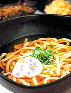 ▲原味烏龍麵/120元/招牌菜色,食材簡單卻呈現真正日式烏龍麵的傳統精神。攝影 鄭夙玲 ▲原味烏龍麵/120元/招牌菜色,食材簡單卻呈現真正日式烏龍麵的傳統精神。攝影 鄭夙玲