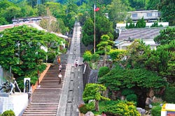 ▲苗栗是台灣最早發現並開採石油的地區，目前當地仍持續開採石油。攝影  陳志東